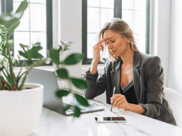 Stres na poslu – simptomi i kako pomoći sebi